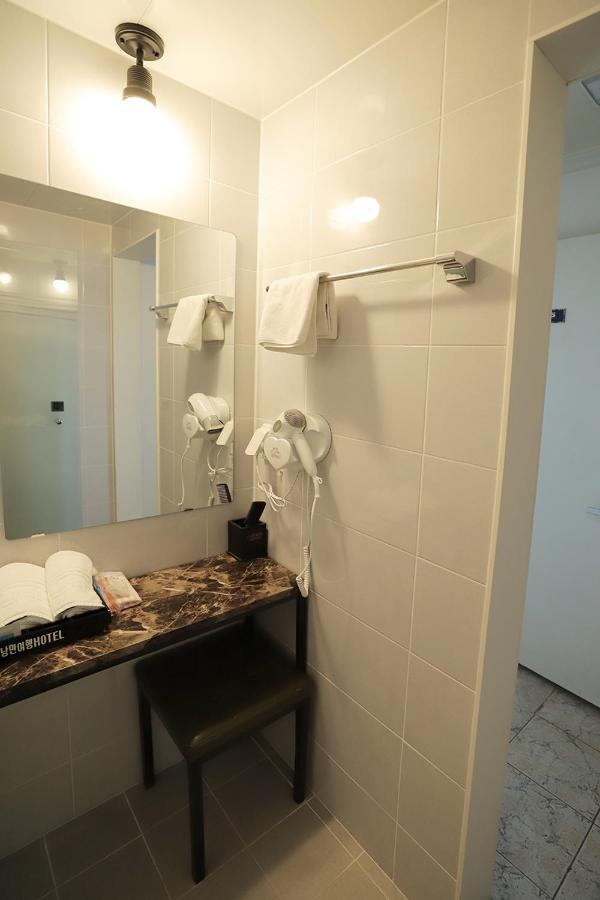 Stay Romantictrip_Hostel Gyeongju Exterior photo