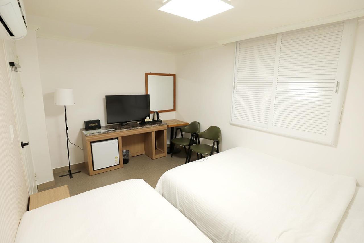 Stay Romantictrip_Hostel Gyeongju Exterior photo