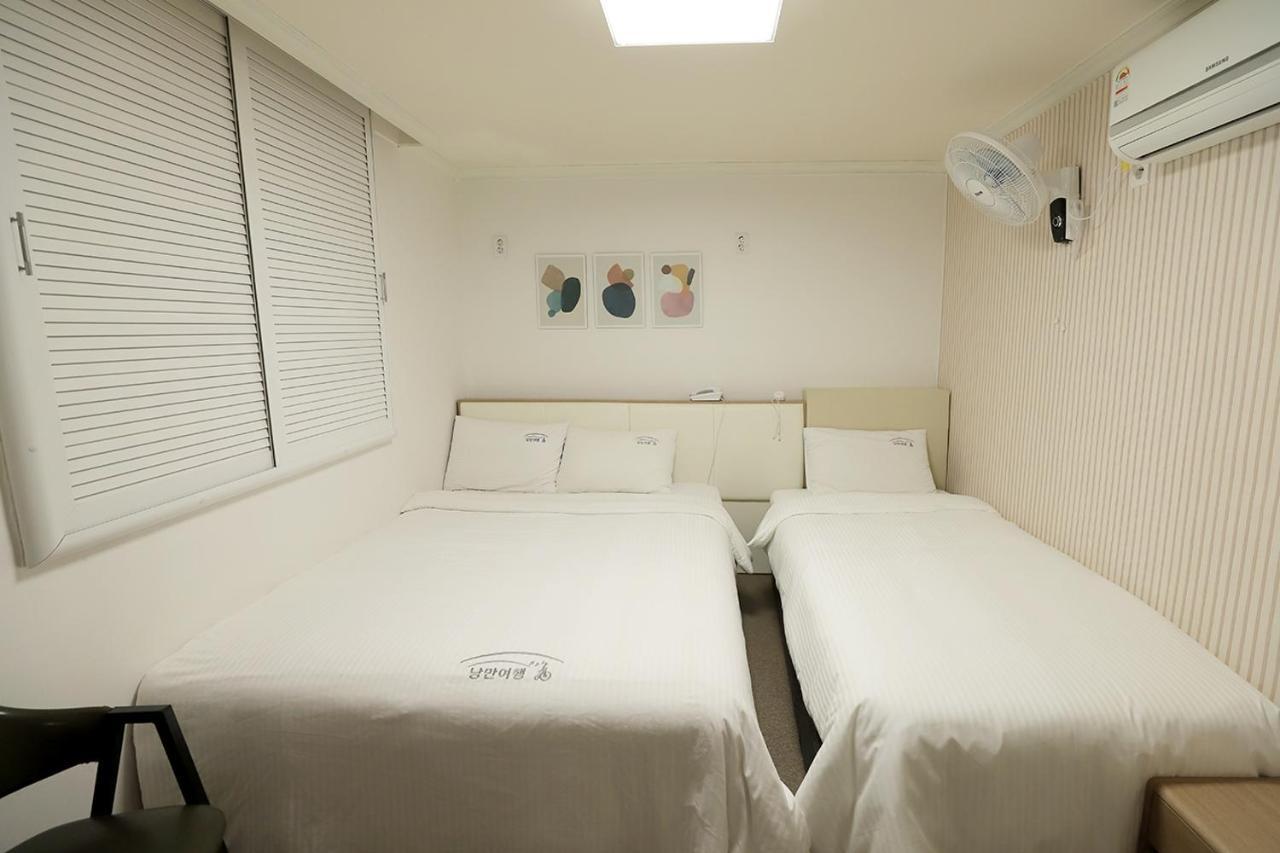 Stay Romantictrip_Hostel Gyeongju Exterior photo