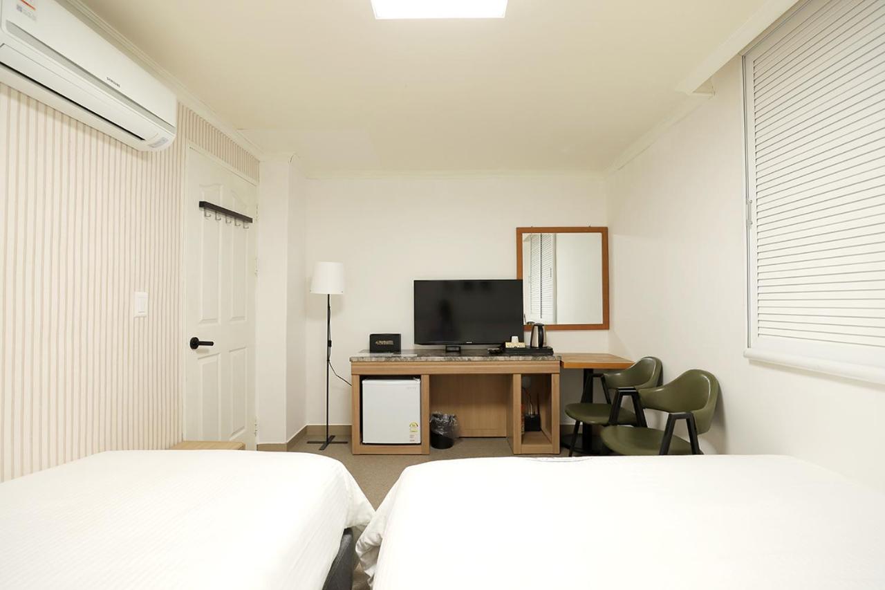 Stay Romantictrip_Hostel Gyeongju Exterior photo